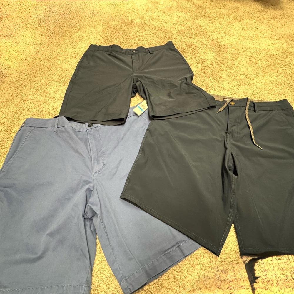 O'Neill Men's Dark Blue and Izod Saltwater Cool Blue Flat Front Shorts - 3 Pairs